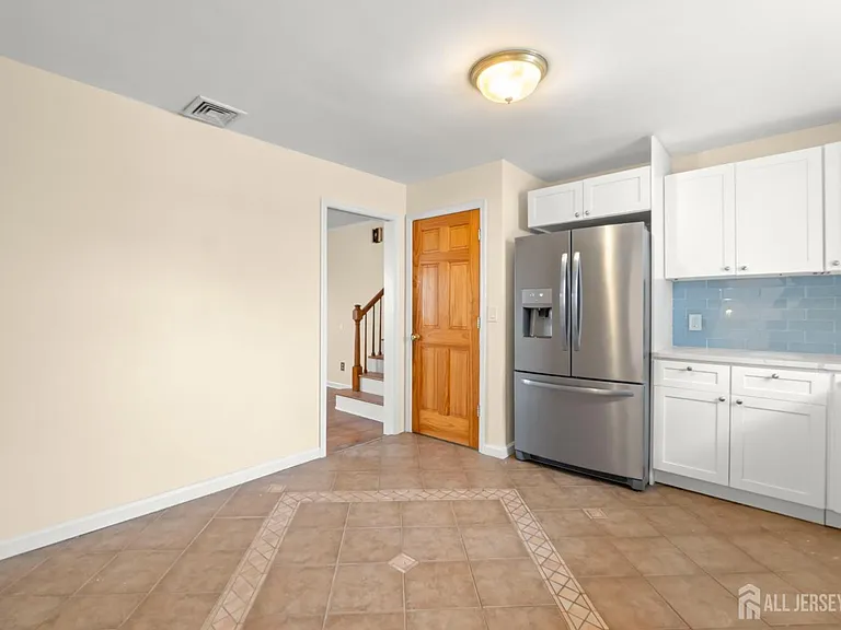 762 Valley St #762 — Photo 10