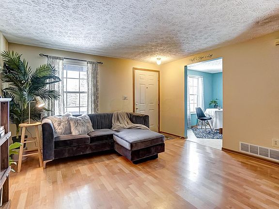 4th image of 763 Cherry Grove Ct