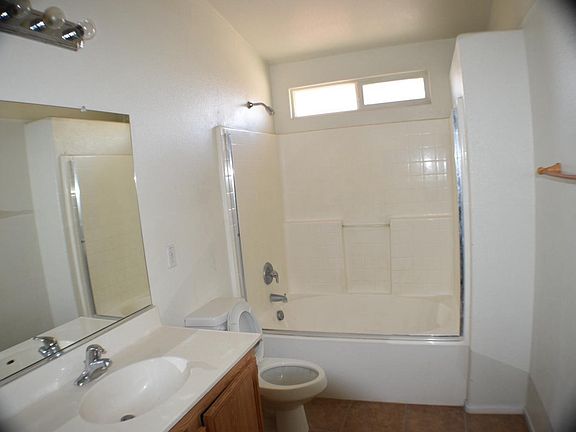 5th image of 18765 Dogwood Ct