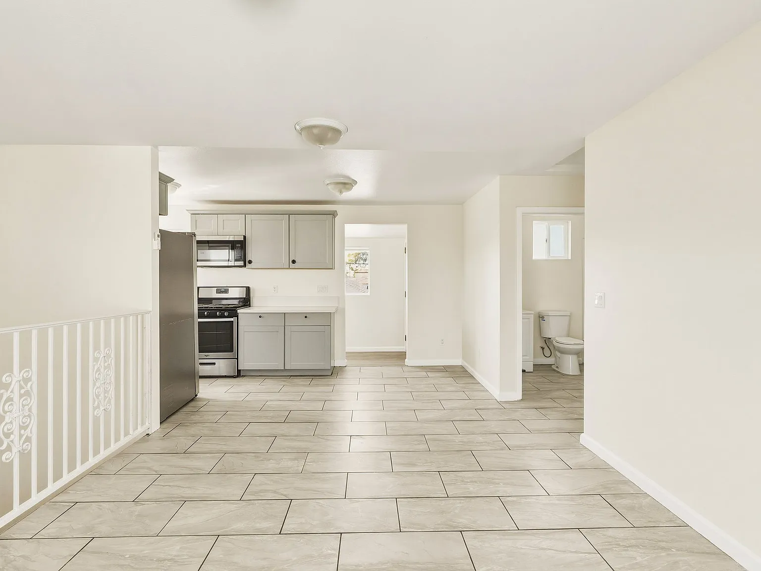 3 bed, $3,300 — Photo 4