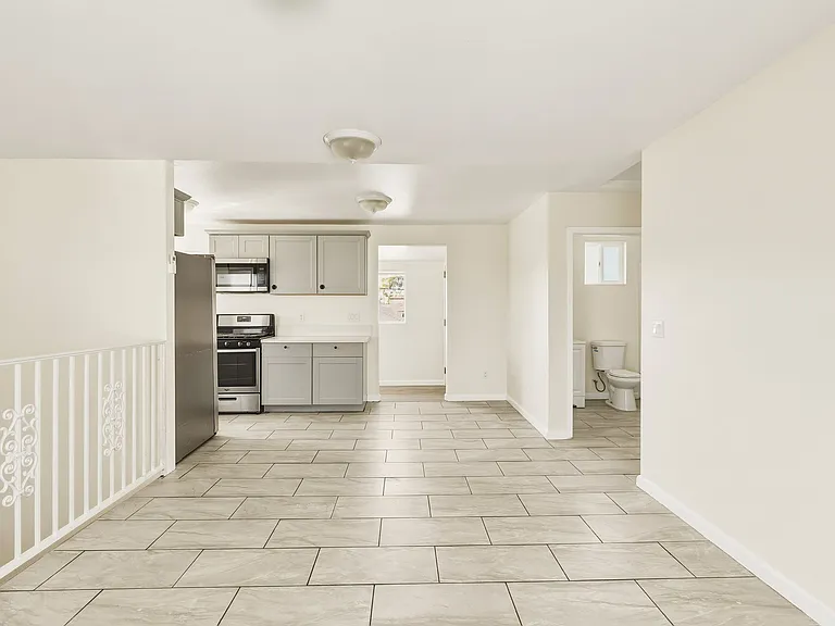 10909 S Burin Ave — Photo 4