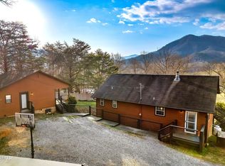 4063 Wears Cove Rd, Sevierville, TN 37862