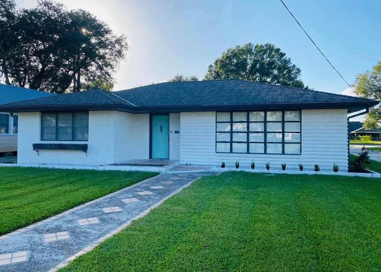 3 bed, 3000 sqft, $1,900 — Photo 1