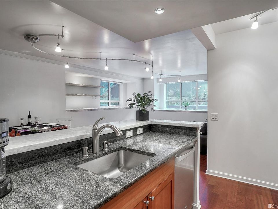 1st image of 400 Beale St APT 306