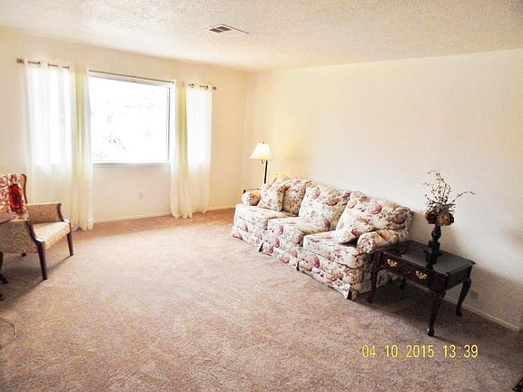 2nd image of 957 Elm Dr