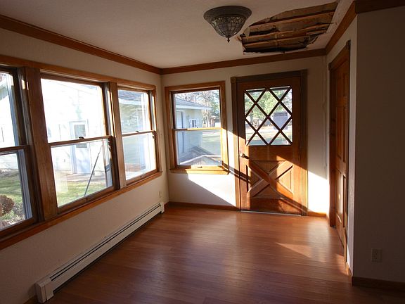 2nd image of 5120 Woodland Dr NW