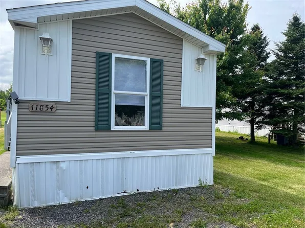 11854 Pinewood Dr, Wolcott, NY 14590