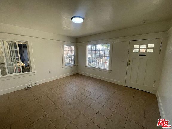 5th image of 708 W Vernon Ave