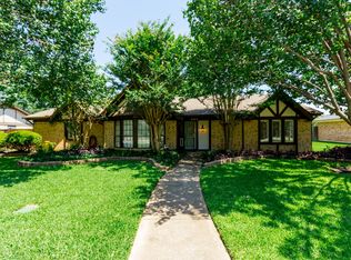 604 W Louella Dr, Hurst, TX 76054