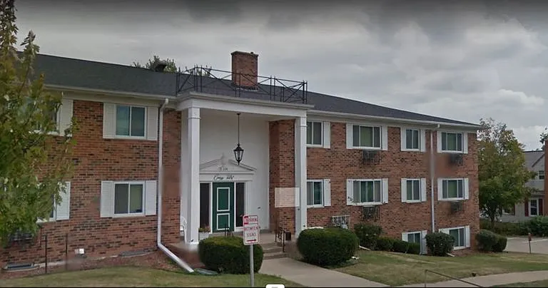 225 N Adams St — Photo 1
