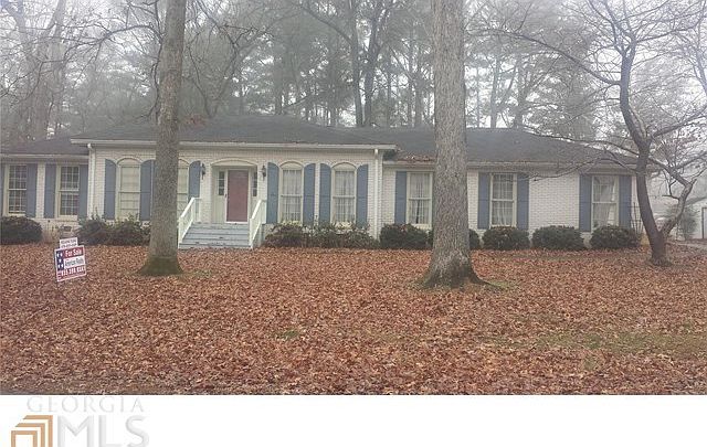 2nd image of 1384 White Oak St SE