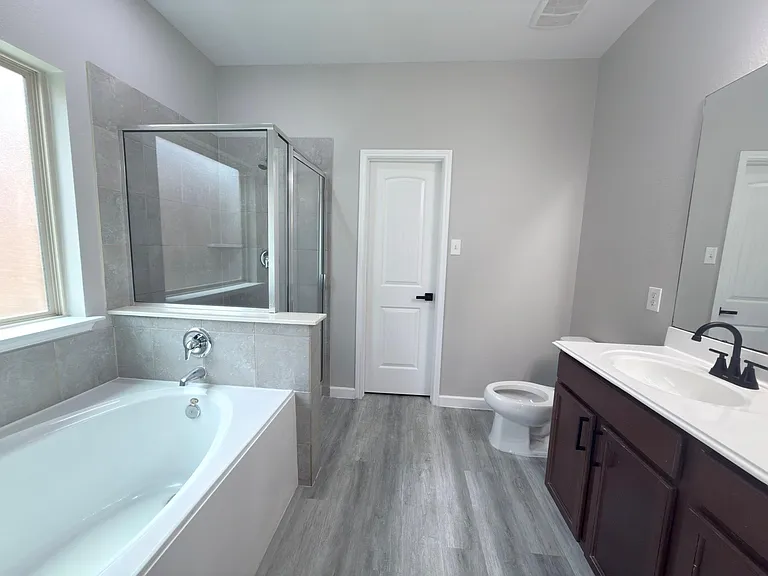 9413 Savannah Holly Dr — Photo 7