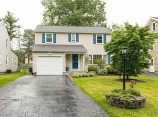 27 Gilbert Dr, Rochester, NY 14609