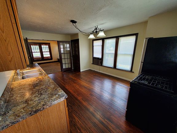 3rd image of 404 Milton Ave