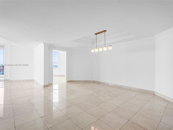 5th image of 848 Brickell Key Dr