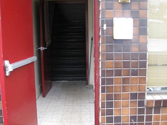 Apt. Front Entrance