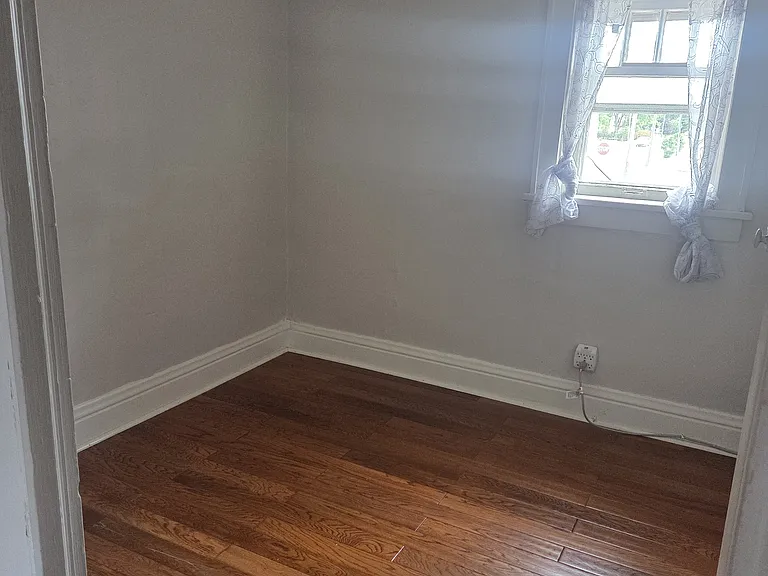 206 Spruce St E #1 — Photo 7