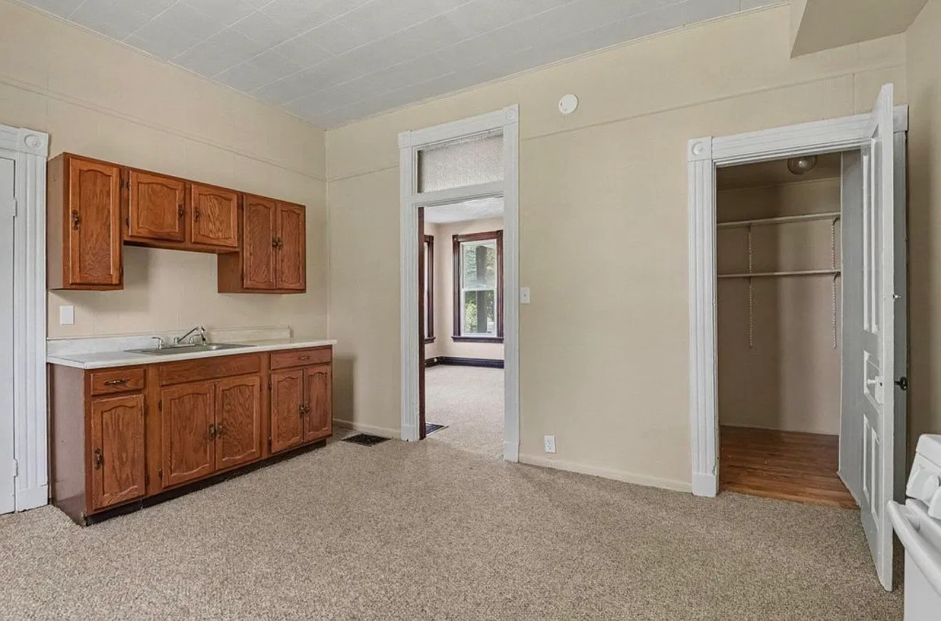 Studio, 667 sqft, $800 — Photo 4