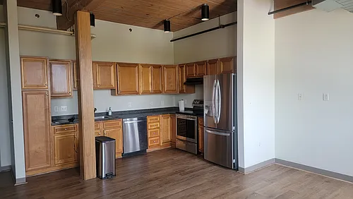 146 Court 707 St Photo 1