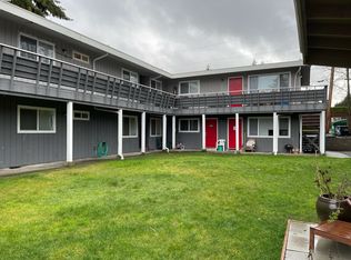130 SW 184th St APT 8, Normandy Park, WA 98166