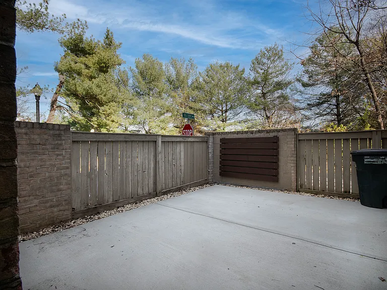Patio w/Accent Wall