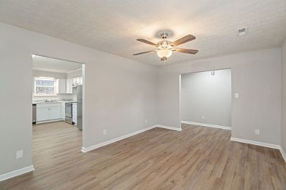 4th image of 2823 Colt Dr APT 2