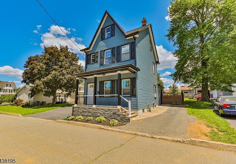 Listing photo 4