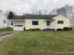 4396 Packard St, Parkersburg, WV 26104