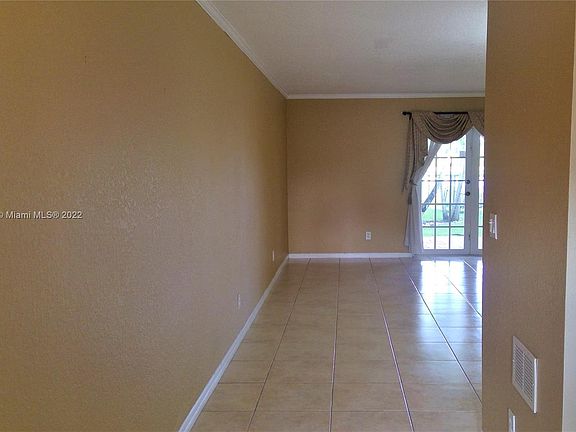 4th image of 5409 SW 125th Ter #0
