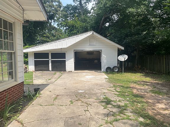 2nd image of 1712 Meadowview Dr