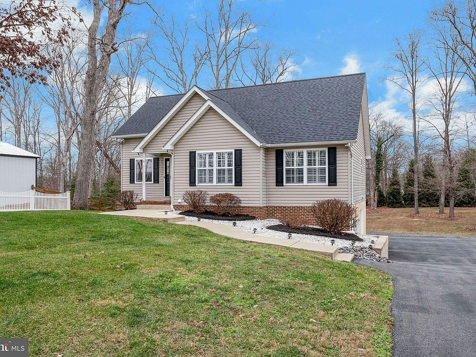 1st image of 45360 Woodlawn Dr