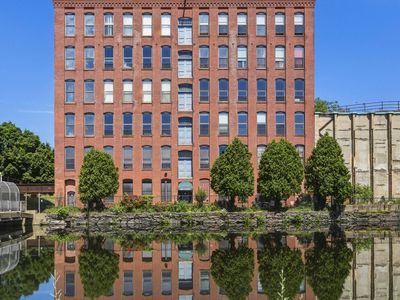 101 Cabot St APT 402, Holyoke, MA, 01040