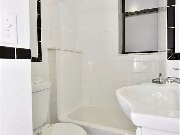 5th image of 138 W 133rd St #3C