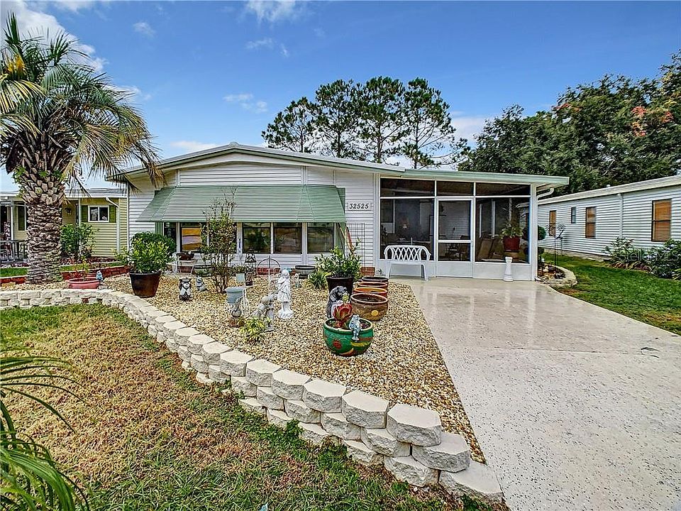 1st image of 32525 W Golf Ct