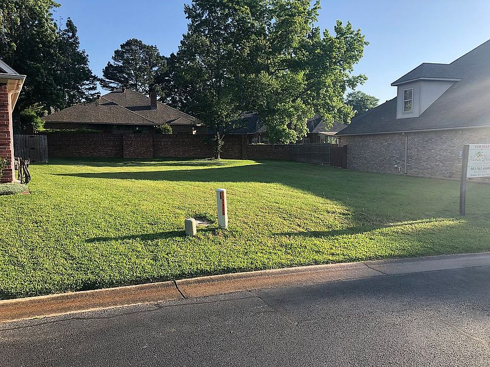 2nd image of 7127 Holly Square Ct