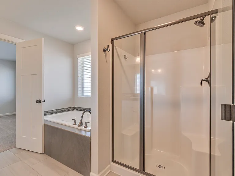 2073 Silverstone Dr — Photo 15