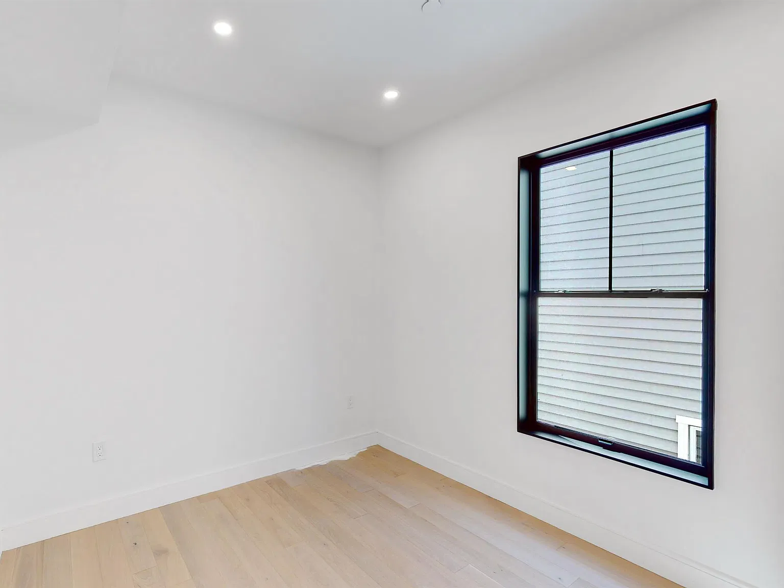 2 bed, 984 sqft, $3,970 — Photo 3