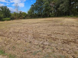 32 E Elmwood Dr, Garland, TX 75043