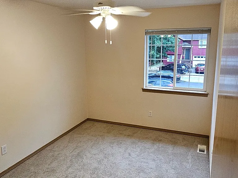 5008 50th Ave SE #1 — Photo 8