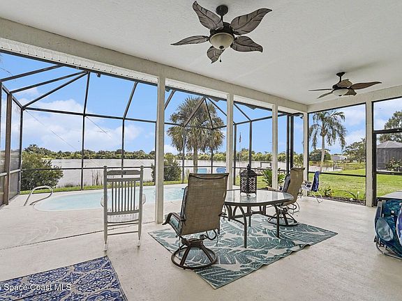 3rd image of 345 Lake View Ln