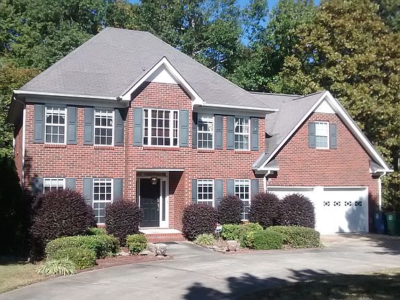 1258 Hawthorne Dr front view