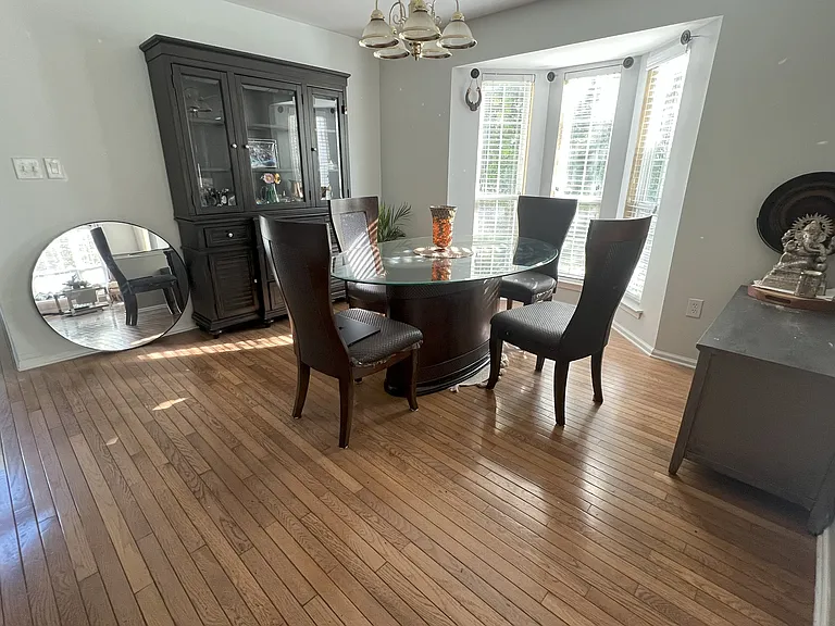 301 Park Knl — Photo 9