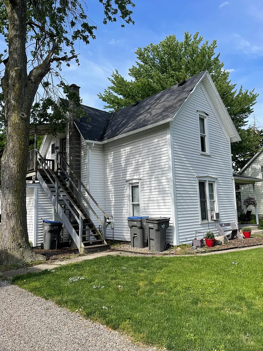 Building Photo - 206 W Walnut St #B