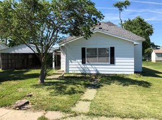 105 E 5th St, Saint Peter, IL 62880