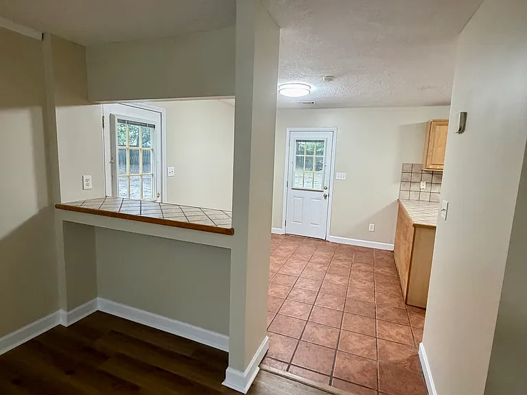 513 Cherokee Ct — Photo 5