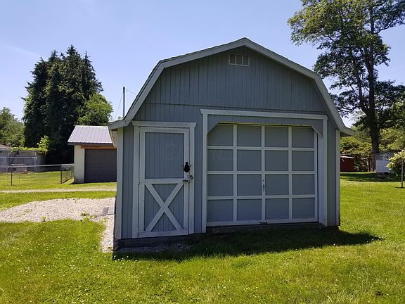 5th image of 171 4th St SE