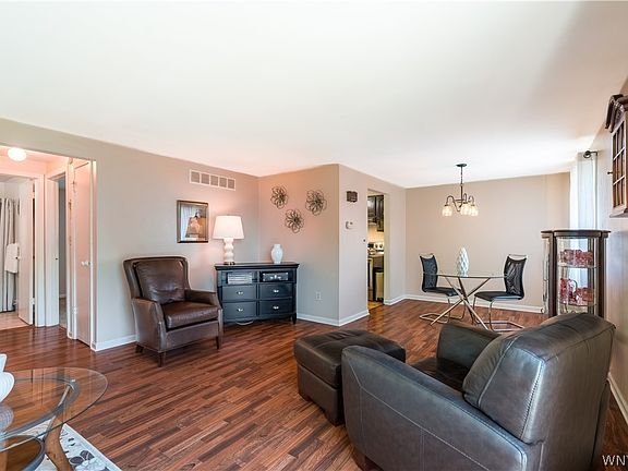 5th image of 205 Charter Oaks Dr APT 3