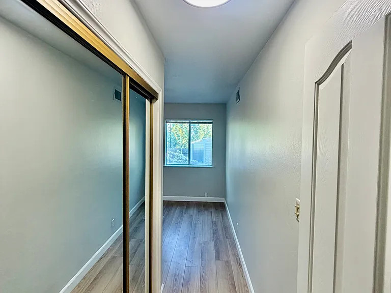 4400 Stockbridge Ave — Photo 5
