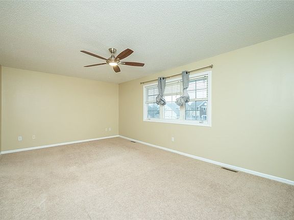 4th image of 5433 NW 92nd St