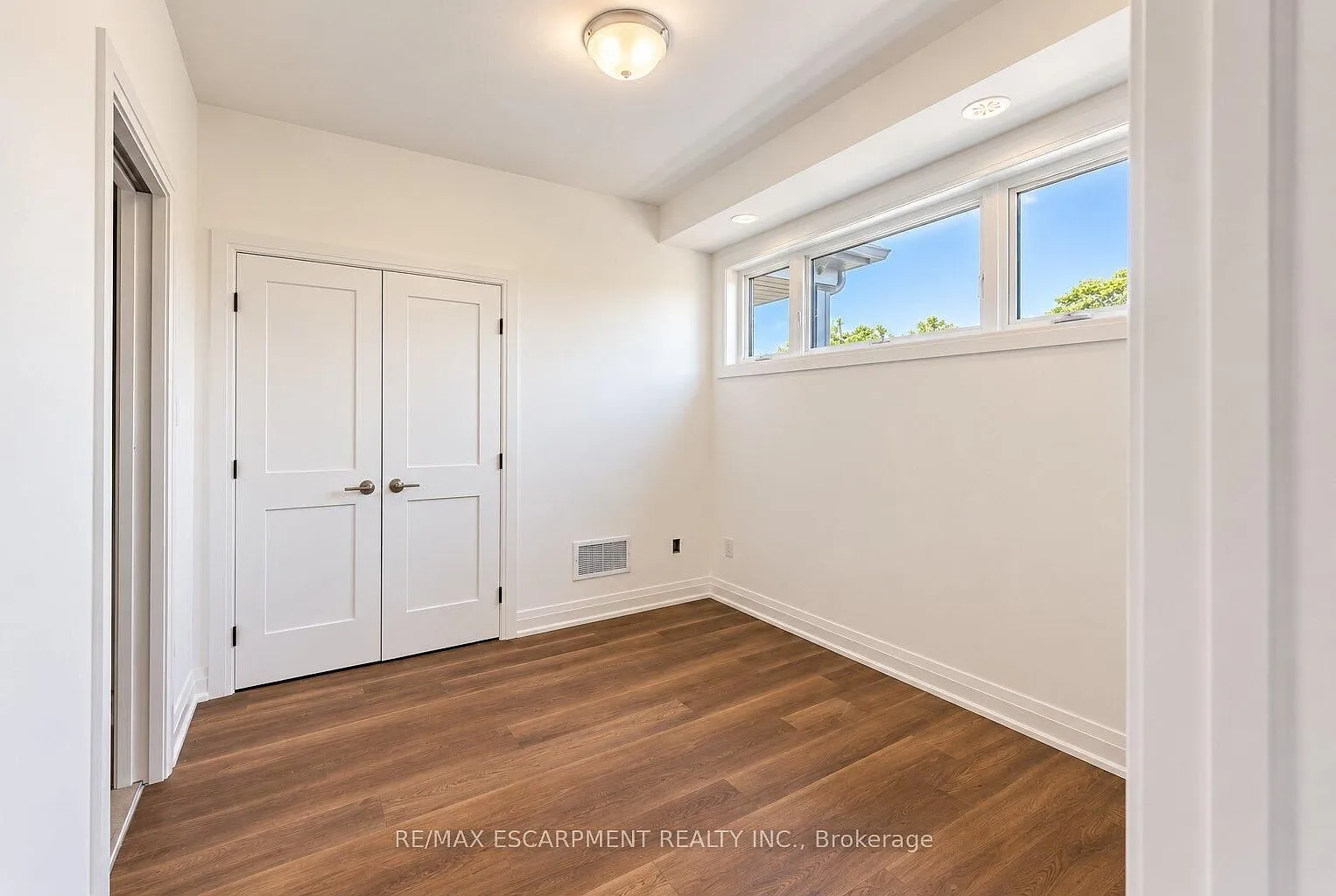 2 bed, $2,850 — Photo 2